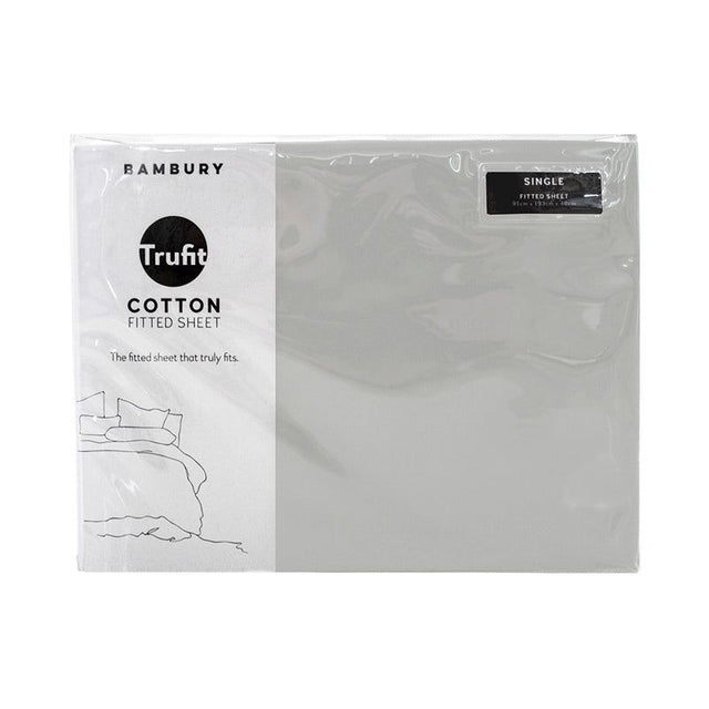 Single Tru Fit Fitted Sheet in Silver, made of 100% cotton, fits mattresses 20-50 cm deep with extra-wide elastic.