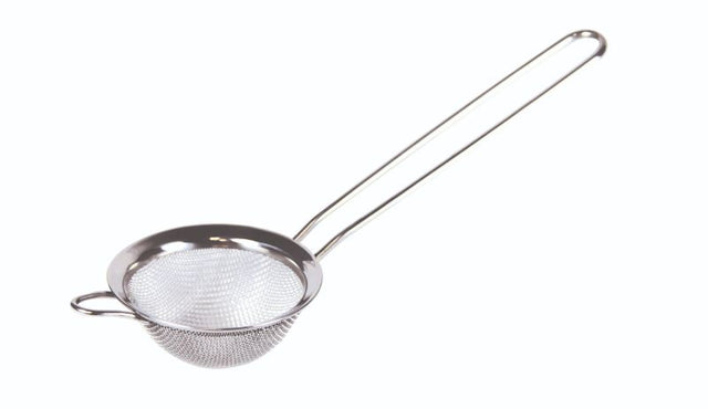 Avanti stainless steel mesh strainer, 15cm diameter, durable mesh, long handle, fluted rim for stability, modern steel color.