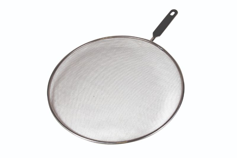 Avanti Stainless Steel Splatter Screen, 33cm, with black handle, perfect for preventing grease splatters while cooking.