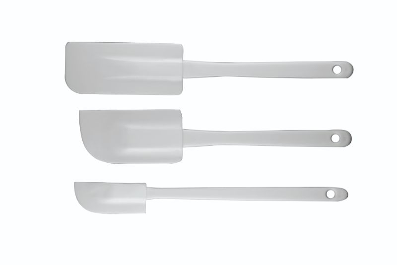 Avanti Spatula Set with plastic handles, featuring three versatile sizes for mixing, baking, and serving dishes effortlessly.