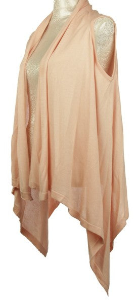 Stylish pink sleeveless cape, 90x125cm, made from soft 100% viscose, perfect for any occasion and effortless layering.