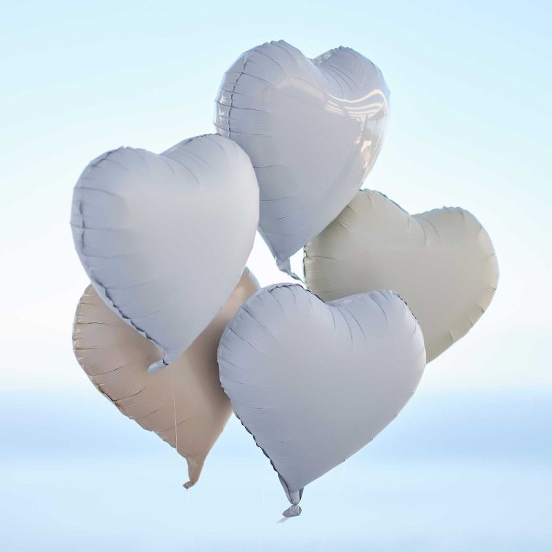 Heart-shaped balloon bundle of 8, perfect for engagement celebrations, includes assembly tools for easy display.