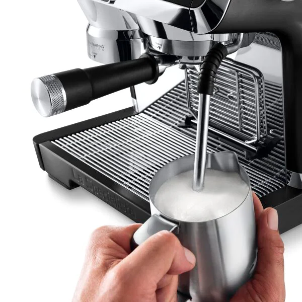 La Specialista Prestigio Matt Black Manual Coffee Machine with 19-bar pump, dual heating, and My Latte Art steam wand for perfect espresso.