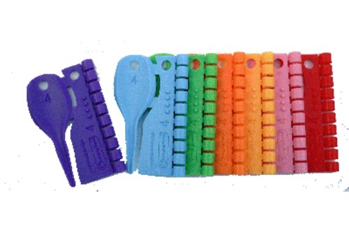 Colorful set of 10 plastic leg rings for canaries, 3mm, lightweight, durable, and perfect for easy bird identification.