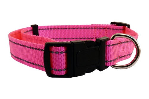 Stylish pink dog collar with reflective thread for safety, adjustable for neck sizes 30-45cm, perfect for walks.