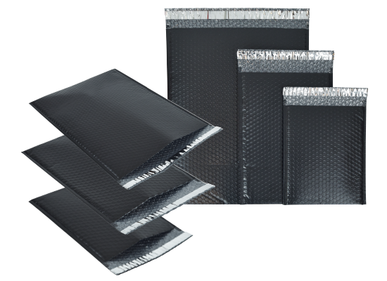 Black bubble mailers, 480x390mm, waterproof, peel-and-seal, perfect for safely packaging various items, 50 units.
