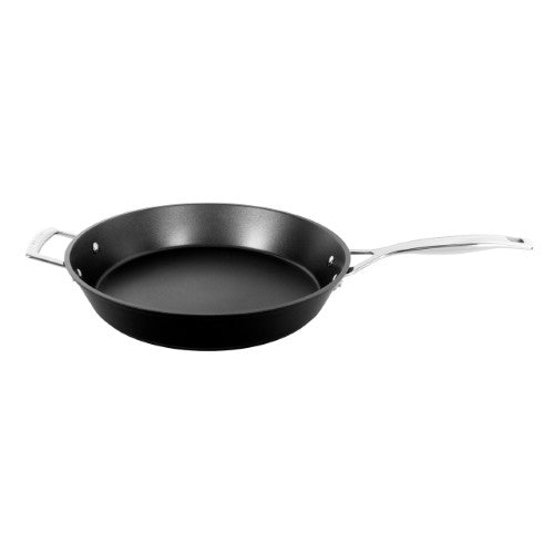 High-quality 32cm Pyrolux Ignite skillet with helper handle, perfect for even cooking and easy food release.