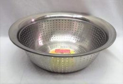 Set of 6 stackable 28cm sieve basins, perfect for draining, washing, and rinsing in the kitchen. Durable and dishwasher safe.