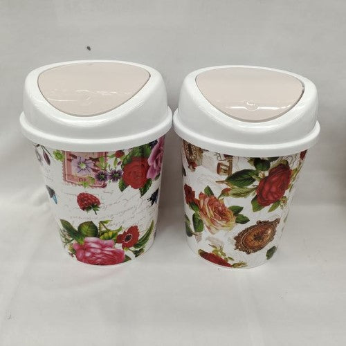 12 assorted stylish rubbish bins measuring 16.5 x 16.5 x 22cm, perfect for clutter-free organization in any space.
