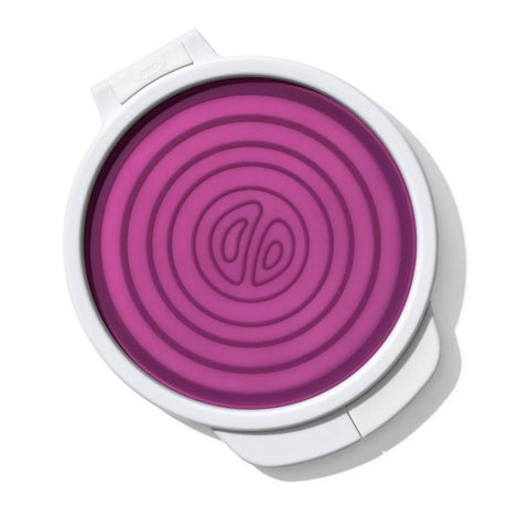 Silicone onion saver keeps cut onions fresh, eco-friendly, dishwasher safe, and designed for compact fridge storage.