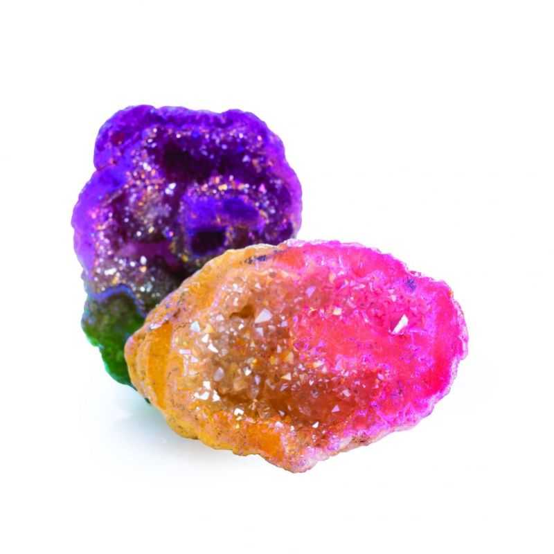 Colorful mini geodes with sparkling crystals, featuring unique rainbow aura designs, perfect for decor or crafts. Set of 50.