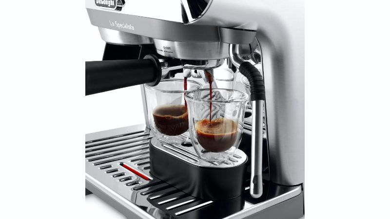 De'Longhi Arte Metal Pro Cold Brew coffee machine in stainless steel, featuring cold extraction, a burr grinder, and a steam wand.