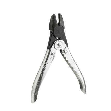 Maun 14cm diagonal nipper for 2mm hard wire, lightweight with spring return for precise, clean cuts.