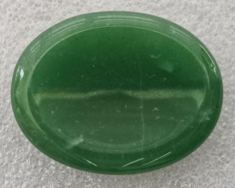 Green Aventurine Worry Stone, oval-shaped (4.5 cm), promotes calmness and emotional balance, ideal for mindfulness and meditation.