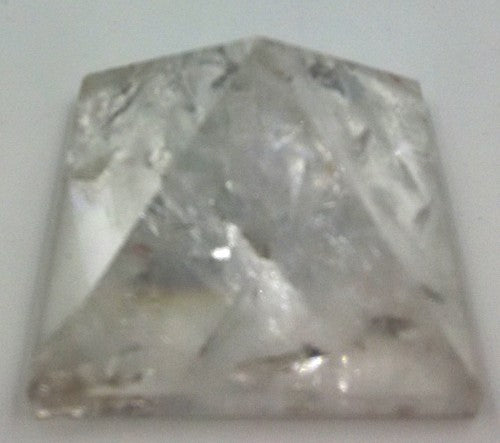 Clear quartz pyramid, 3.80 x 3.20 cm, enhances energy and decor, perfect for meditation and spiritual growth.