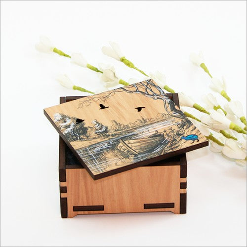 Elegant small trinket box crafted from NZ Silver Beech veneer with paua inlay, perfect for storing jewelry and keepsakes.