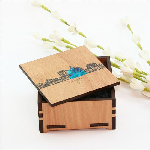 Small Wellington Trinket Box in NZ Silver Beech veneer with paua inlay, ideal for jewelry storage and elegant decor.