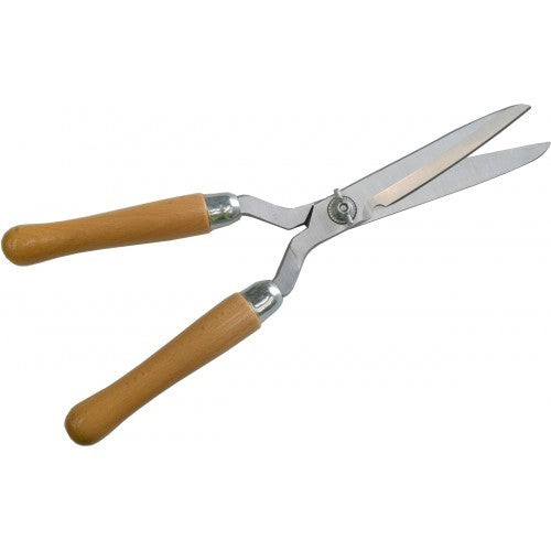 Hedge shear with 15cm forged blade and ergonomic wooden handles for precise trimming and effortless garden maintenance.