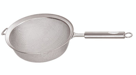 Chasseur 18cm mesh strainer in stainless steel with ergonomic handle, ideal for straining pasta and vegetables.