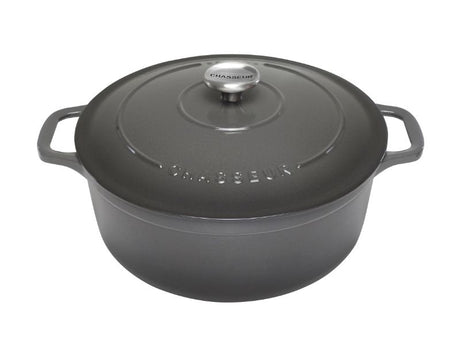 Round French Oven by Chasseur in Caviar, 24cm, durable cast-iron, ideal for slow cooking, elegant design, eco-friendly materials.