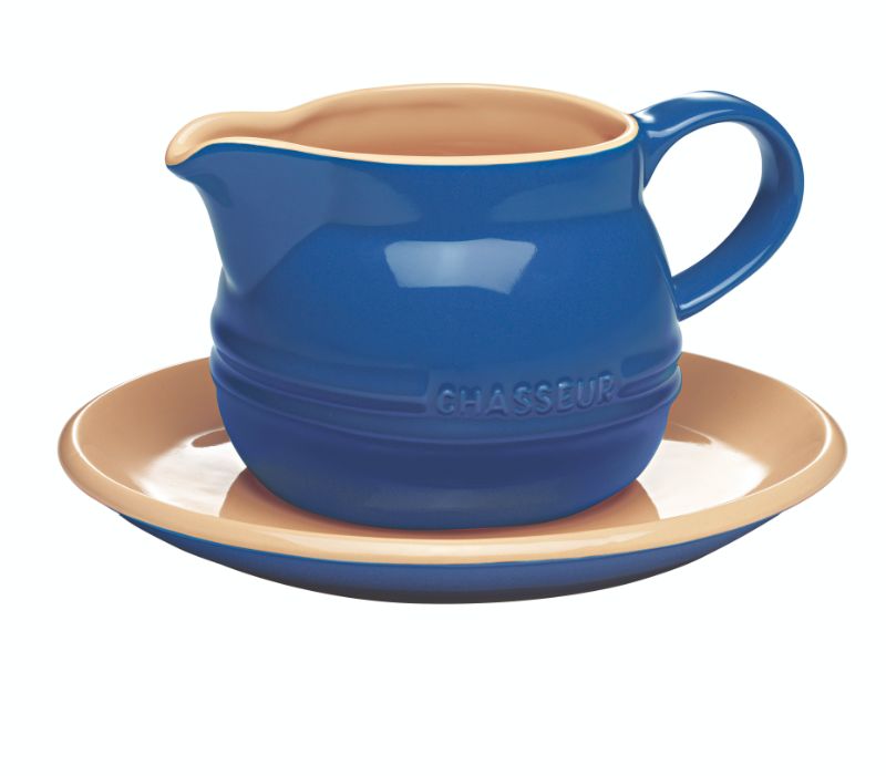 Chasseur 450ml blue gravy boat with saucer, lead-free stoneware, stylish design, unique spout for precise pouring.