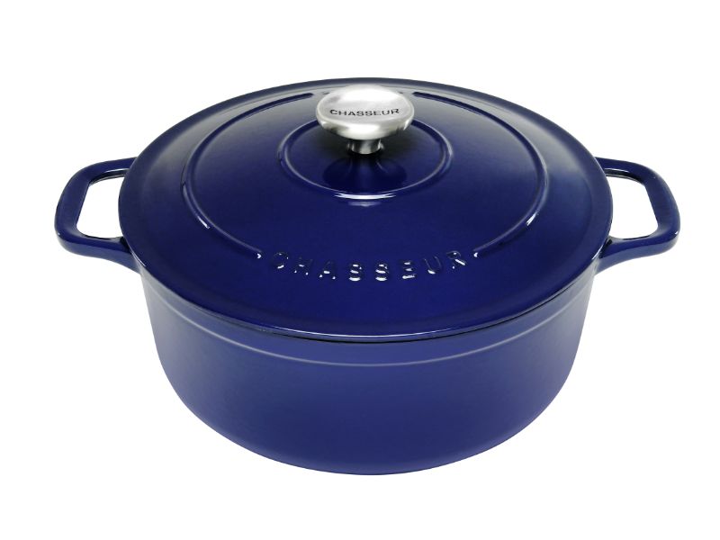 Round Blue French Oven, 26cm/5L, ideal for slow cooking, with self-basting lid and eco-friendly design, perfect for family meals.