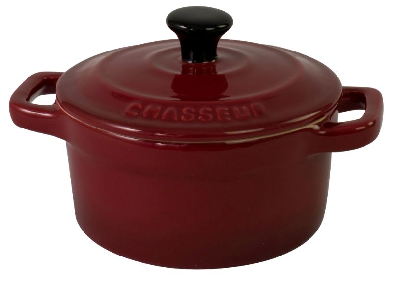 Stylish Bordeaux mini cocotte, 300ml capacity, perfect for individual servings of baked dishes, soups, and desserts.