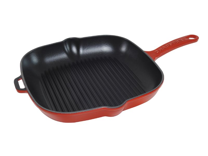 Square Grill - Chasseur 25cm in Federation Red, crafted from cast iron for perfect grilling and even heat distribution.