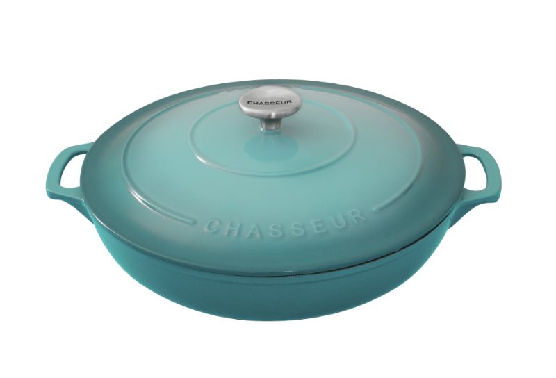 Round Chasseur casserole in Quartz, 30cm/2.5L, perfect for simmering, baking, and serving with self-basting lid.