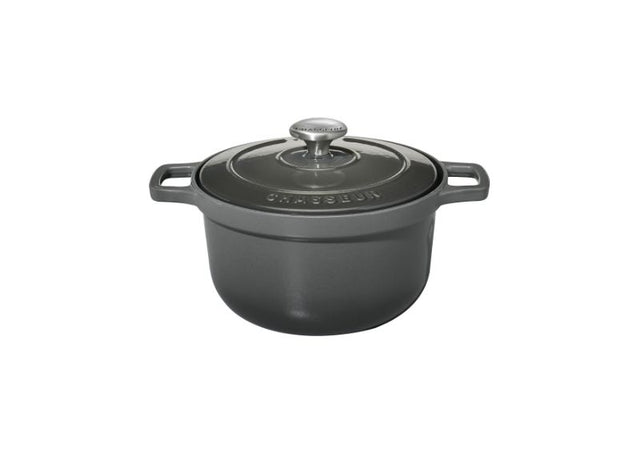 Chasseur 16cm rice casserole in Caviar black, ideal for versatile cooking and stylish serving, handcrafted in France.