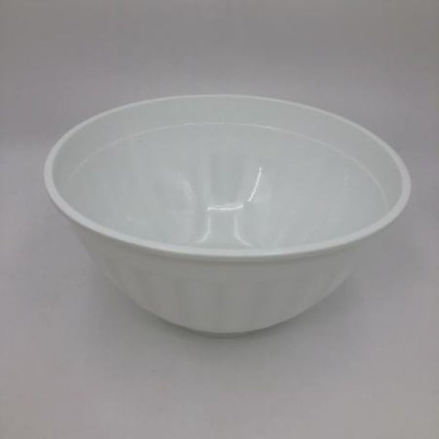 Set of 12 elegant white salad bowls, perfect for dining and versatile enough for salads, pasta, or fruit.