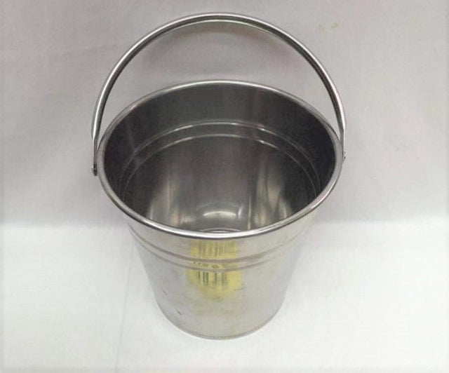 Set of 6 stylish 20cm ice buckets, perfect for serving chilled drinks at any gathering or event.