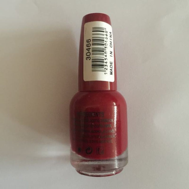 Set of 6 vibrant nail polishes in various shades for long-lasting, chip-resistant manicures and easy application.