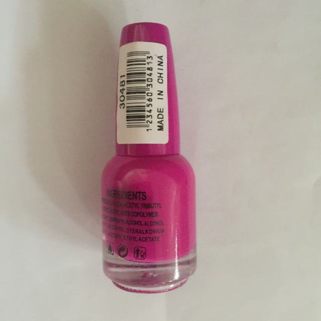 Vibrant set of 6 high-quality nail polishes in diverse shades for salon-quality manicure and creative nail art.