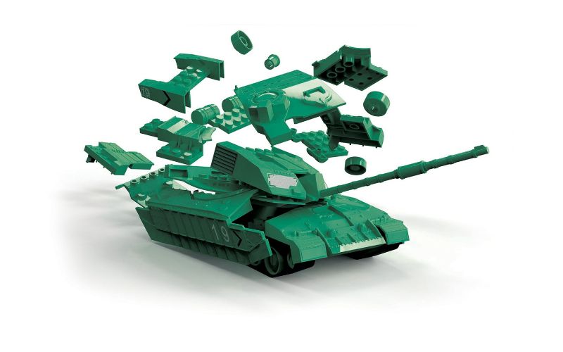 Airfix Challenger Tank model kit in green, featuring 35 snap-together pieces for easy assembly and display.