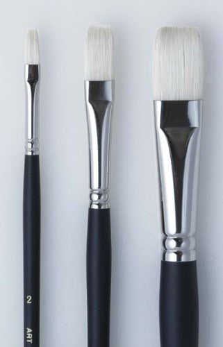 Premium flat artist brush with hog bristles, matte black handle, and nickel-plated ferrule for precise strokes and blending.