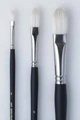 Premium hog bristle filbert brush for detailed strokes in oil and acrylic painting, featuring durable brass ferrule.