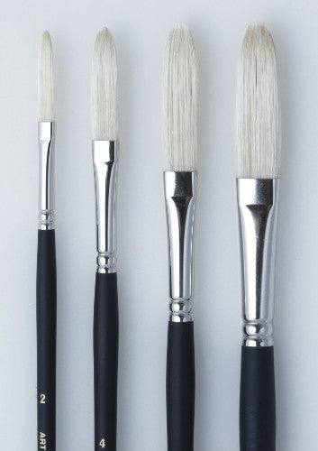 Artist Brush with hog bristles, long filbert tip for blending, rust-resistant ferrule, ideal for oil paints.