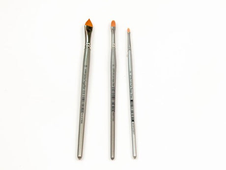 Premium Das S1072fr Cat's Tongue Filbert #4 brush with synthetic bristles for versatile strokes and detailed painting.