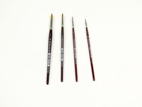 Premium Roman S3028 Sable Brush #3 with fine tip for precision in watercolor, oil, and acrylic painting.