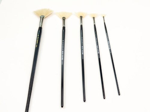 Squirrel S646 Brush No.2 with fine hair, tapered tip for precision in watercolors and acrylics, ideal for detailed artwork.