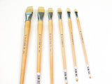 DASS150 Hog Bristle L/H Flat #0 artist brush with natural handle, perfect for detailed strokes and blending in various paints.