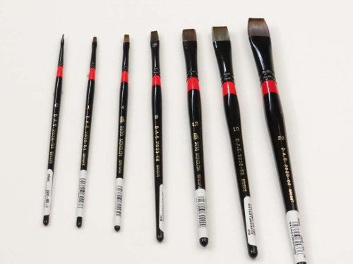Premium DASS2630 Manglon Bright #20 artist brush featuring resilient filaments for versatile painting with precision control.