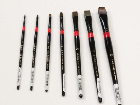 Premium DASS2630 Manglon Bright #20 artist brush featuring resilient filaments for versatile painting with precision control.