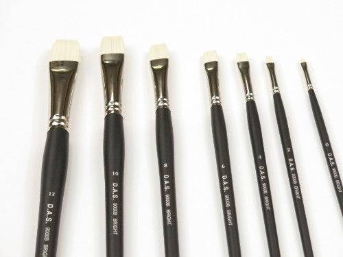 Artist Brush S9000 Bristlon Bright #4 featuring stiff filaments, seamless ferrule, and a polished long handle for precise painting.