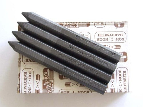 Hexagonal graphite stick 4B, 10mm, ideal for sketching and shading on large or coarse surfaces for artists and professionals.