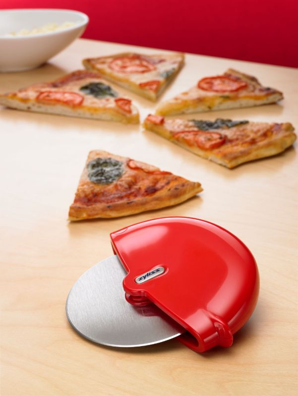 Pizza Wheel - Zyliss (Red)