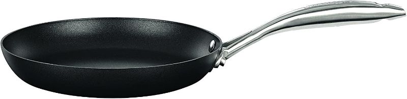 Scanpan Pro IQ Fry Pan Set featuring 24cm and 28cm nonstick pans with ergonomic handles for versatile cooking.