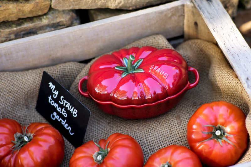 Tomato Cocotte - Staub Ceramic (0.5L)