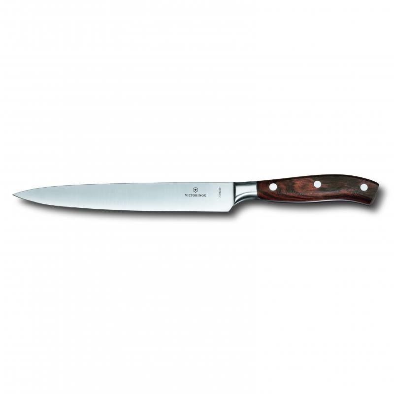 Victorinox Grand Maître 20cm slicing knife with a forged blade, ergonomic handle, ideal for effortless meat carving.